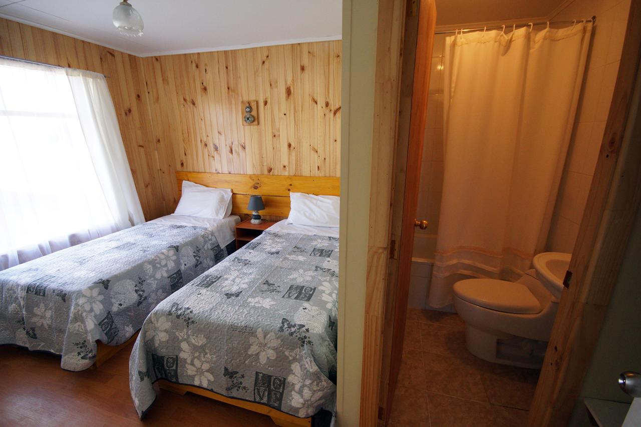 פורטו נטאלס Hostal Los Pioneros מראה חיצוני תמונה